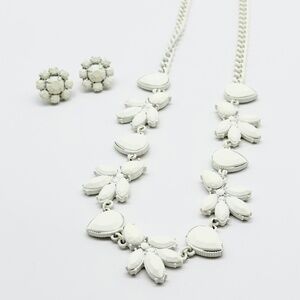 Simply Vera Vera Wang Matt White Floral Necklace & Earrings Set